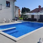 Pansiyon Viktor And 2 Rovinj