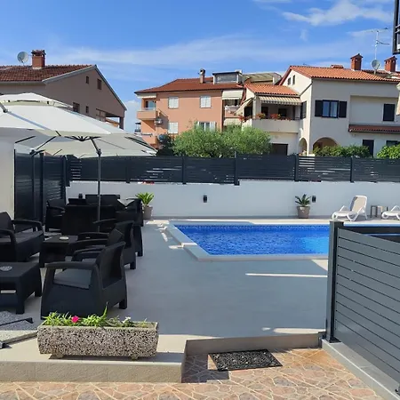 Viktor Rooms&apartments 2 *