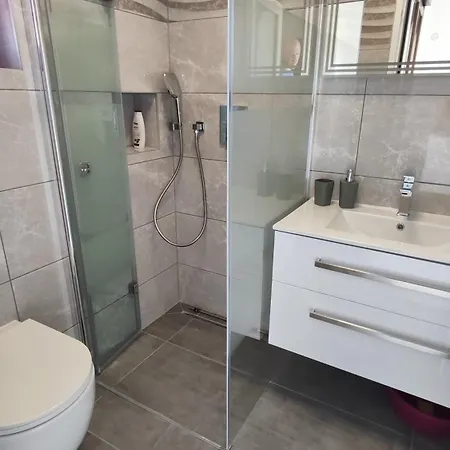 Viktor Rooms&apartments 2 *