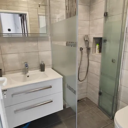 Viktor Rooms&apartments 2 *