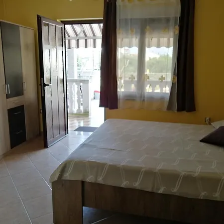 Viktor Rooms&apartments 2 *