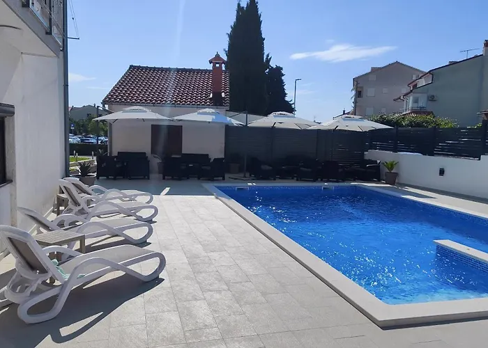 Viktor Rooms&apartments 2 *