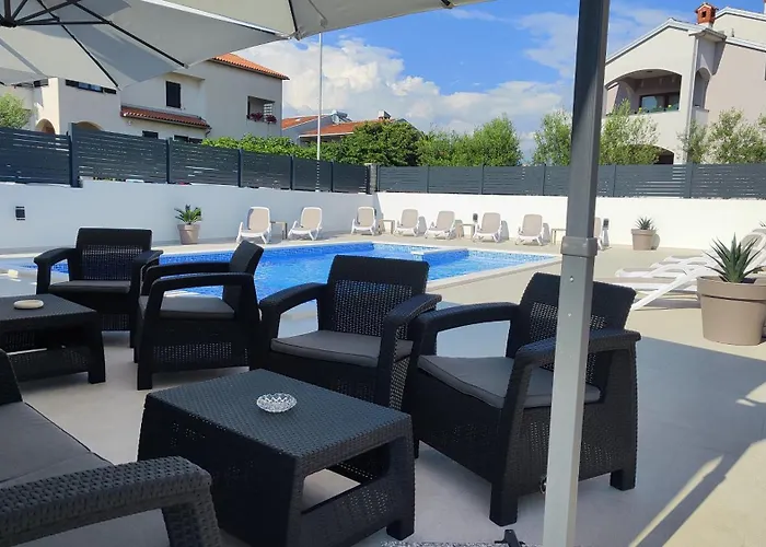 Viktor And 2 Privatunterkunft