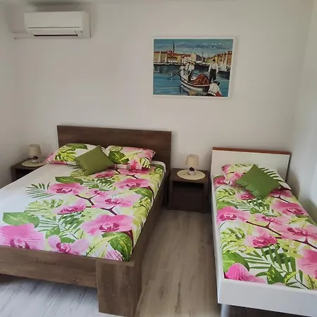 Viktor And 2 Ostanak kod kuće *