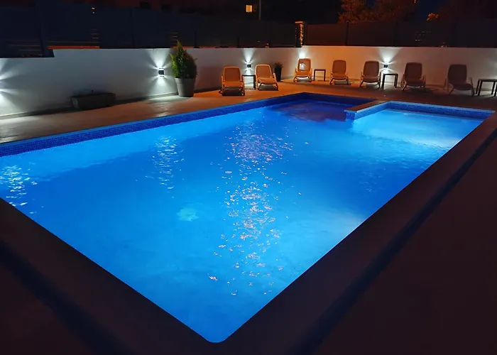 Viktor And 2 Pansiyon Rovinj