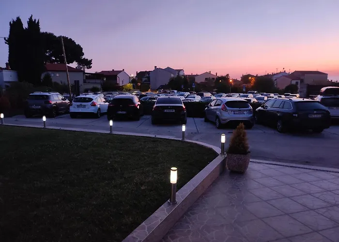 Viktor And 2 Pansiyon *